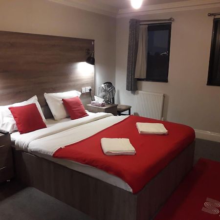 371 Cranbrook Rd Ig2 Hotel Ilford Buitenkant foto