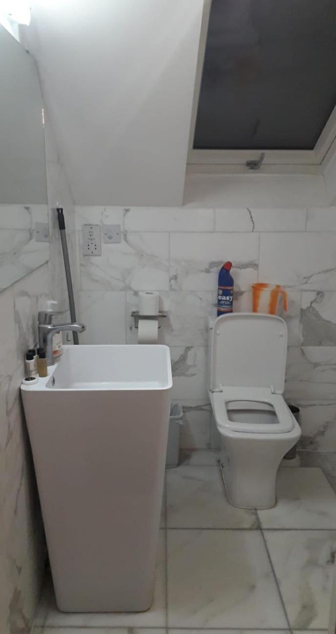 371 Cranbrook Rd Ig2 Hotel Ilford Buitenkant foto