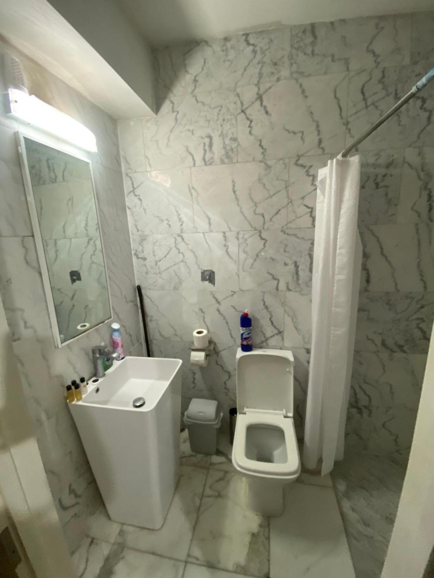 371 Cranbrook Rd Ig2 Hotel Ilford Buitenkant foto